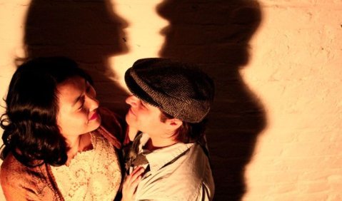 Lauren Lee als Dell und Christian Michael Newman als Jim in David Contes „The Gift of the Magi“. Foto: Berlin International Opera