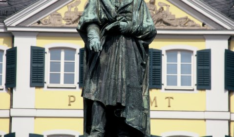 Beethoven-Denkmal auf dem Bonner Münsterplatz © Michael Sondermann