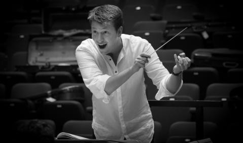 Duncan Ward eröffnet die Niedersächsischen Musiktage. Foto: Alan Kerr