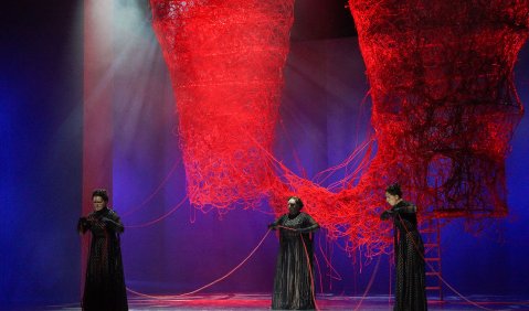 2. Norn (Agnieszka Hauzer) | 3. Norn (Lori Guilbeau) | 1. Norn (Tatia Jibladze). Foto: Olaf Struck