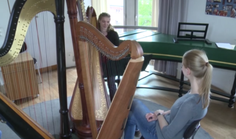 Harfen-Studentinnen der Musikhochschule Karlsruhe. Foto: nmzMedia