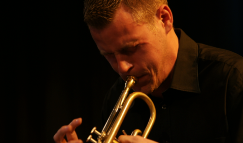 John-Dennis Renken ist improviser in residence in Moers. Foto: Moers Festival