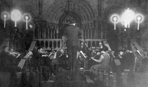 Eröffnungskonzert des Münchener Jüdischen Kulturbunds in der Münchener Hauptsynagoge am 4. März 1934. Das Orchester des Münchener Kulturbunds spielt unter der Leitung von Erich Erck. Foto: Bayer. Israelit. Gemeindeztg. 15.3.1934 / HMT München