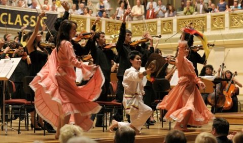 Ein Erziehungsmodell trägt Früchte: das Orquesta Sinfónica Juvenil Batuta Bogotá bei Young Euro Classic. Foto: MUTESOUVENIR | KAI BIENERT