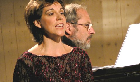 Brecht und die Frauen: Salome Kammer und Siegfried Mauser beim „Kulturwald“. Foto: Juan Martin Koch