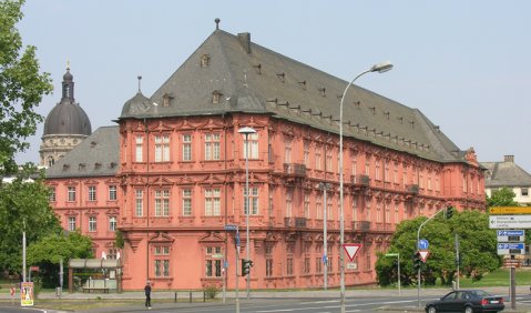 Das Kurfürstliche Schloss in Mainz: Hier tagt am 28. September der SWR Rundfunkrat. Foto: Wolfgang Pehlemann/Wikimedia Commons