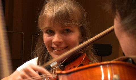 Mit der "Sonate" von Alexandre Tansmann (1897-1986) gewannen Jan Paul Kussmann (Violine) und Franzisca Kussmaul (Violine) bei der WESPE in Freiburg den Preis in der Kategorie "Beste Interpretation eines Werks der «verfemten Musik»".