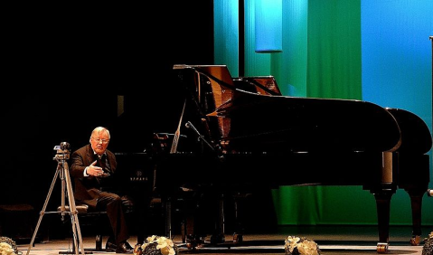 Konzert mit Vytautas Landsbergis zum Thema Ciurlionis in Sanok, 2013. Foto: wikimedia commons, Silar [CC BY-SA 3.0 (http://creativecommons.org/licenses/by-sa/3.0)], via Wikimedia Commons