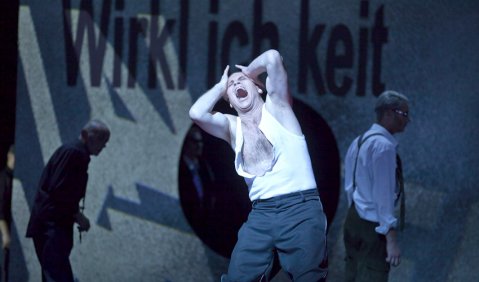 Bo Skovhus in der Titelpartie von Reimanns „Lear“ in Hamburg. Foto: Brinkhoff / Mögenburg