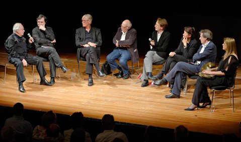 Streiter für Ligeti - Saschko Gawriloff, Pierre-Laurent Aimard, Heinz-Otto Peitgen, Simha Arom, Tobias Bleek, Heidy Zimmermann, Reinhart Meyer-Kalkus, Marie-Luise Neunecker. (v.l. KFR/Mark Wohlrab)