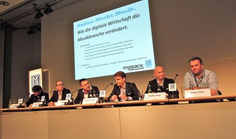 Die Diskutanden des Panels „Online. Macht. Musik.“ bei den Münchner Medientagen. Foto: Ralf Dombrowski