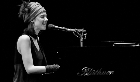 Olivia Trummer bei Women in Jazz. Foto: Ruediger Schestag