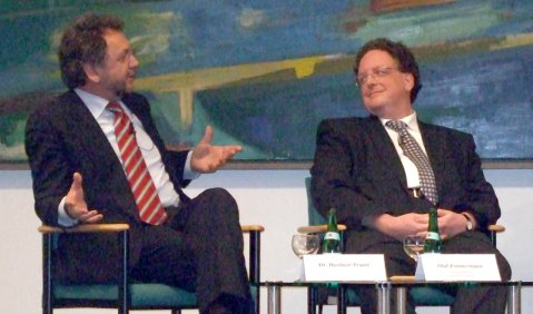 Heribert Prantl (SZ) und Olaf Zimmermann (DKR) bei der puk-Preisverleihung 2008. Foto: DKR