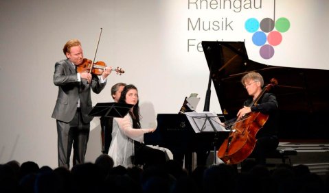 Von links: Daniel Hope, Lera Auerbach, Alban Gerhardt. Foto: Rheingau-Musik-Festival