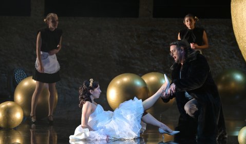 Der Rosenkavalier – Elizabeth Sutphen, Martin Summer und Ensemble. Foto: Presse, Anna-Maria Löffelberger