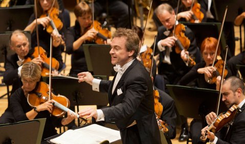 Jonathan Nott und die Bamberger Sinfoniker. Foto: Priska Ketterer / Lucerne Festival