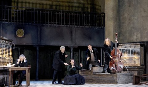 Psychoanalytische Sitzung im Düsseldorfer Opernhaus – Helmut Oehrings „SehnSuchtMEER“. Foto: Monika Rittershaus