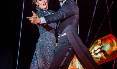 Gitte Hænning (Norma Desmond), Rasmus Borkowski (Joe Gillis), Foto: Olaf Malzahn