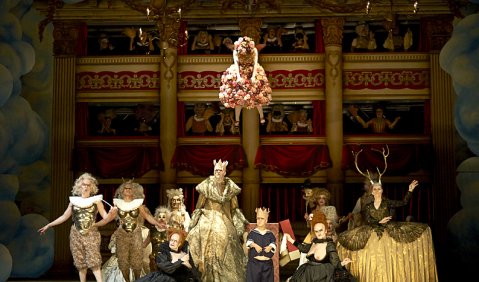 Skurril-hintergründiges Barockspektakel: Purcells „The Fairy Queen“ in Regensburg. Foto: Martin Siegmund