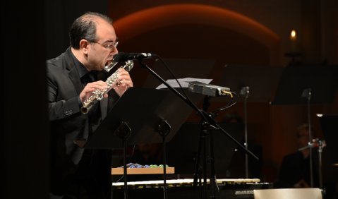 Valerio Fasoli spielt Luigi Nonos „Das atmende Klarsein“. Foto: Andreas Köhring/Utopie jetzt!