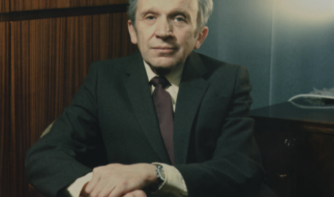 Weinberg in seinem Arbeitszimmer, 1982 © Tommy Persson