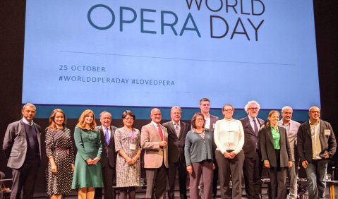 Vertreter*innen der UNESCO, des Deutschen Bühnenvereins, von Opera Europa, OPERA America und Ópera Latinoamérica rufen gemeinsam mit den gastgebenden Opernhäusern der Opéra national du Rhin und dem STAATSTHEATER KARLSRUHE den World Opera Day aus. Foto ©Ope