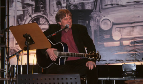 Rolf Zuckowski während der Sendung "contrapunkt" im Jahr 2002. Foto: Hufner