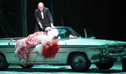 Camilla Tilling und John Daszak in Zemlinskys „Der Zwerg“. Foto: Wilfried Hösl