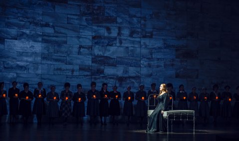Diana Damrau als Anna Bolena am Opernhaus Zürich. Foto: Toni Suter.