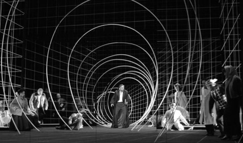 In der Spirale der Vergnügungsgesellschaft: Kalitzkes „Inferno“ in Bremen. Foto: Jörg Landsberg 