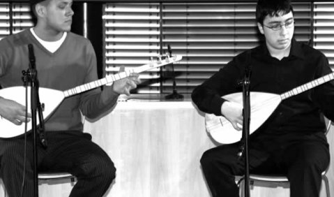 In Berlin und Nordrhein-Westfalen ist die türkische Baglama bereits Wettbewerbsinstrument bei „Jugend musiziert“. Foto: Deutscher Musikrat