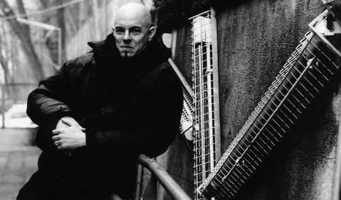 Bereichert die improvisierte Musik um neue Fassetten: der Schweizer Pianist Nik Bärtsch. Foto: Ssirus W. Pakzad.