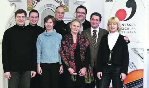 Das neu gewählte JMD-Präsidium (von links nach rechts): Sönke Lentz, Tobias Schröter, Barbara Haack, Andreas Schultze-Florey, Claudia Klemkow-Lubda, Stefan Piendl, Hans-Herwig Geyer, Konstanze Sander. Foto: JMD