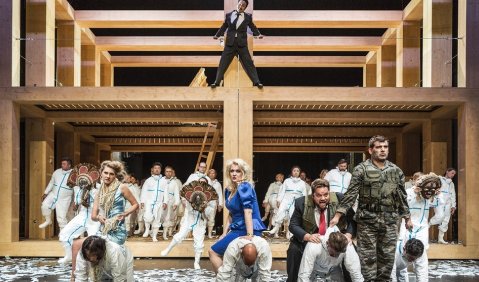 Irina Maltseva, Katrin Adel, Mirko Roschkowski und Nikolai Karnolsky in dern Nürnberger „Trojanern“. Foto: Ludwig Olah