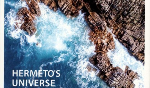 Von ähnlich provokanter Qualität ist „Hermeto’s Universe“ (Paschen Records), gemeint ist der brasilianische Komponist Hermeto Pascoal. 