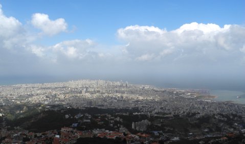 Blick vom Emilio Bustani Auditorium auf die Stadt am Mittelmeer, das einstige „Paris des Nahen Ostens“. Foto: Michael Ernst