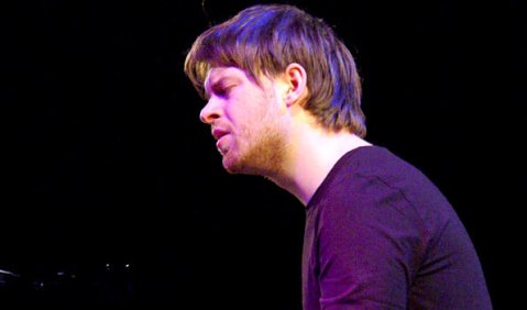 Grenzensprengener Musikkosmos: der Pianist Colin Vallon. Foto: Stefan Pieper