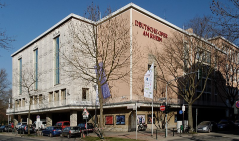 Das Opernhaus Düsseldorf. Foto: Wikimedia Commons, Wiegels, CC BY 3.0 <https://creativecommons.org/licenses/by/3.0>, via Wikimedia Commons