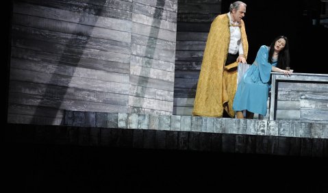 Zeljko Lucic (Simon Boccanegra), Maria Agresta (Amelia). Foto: © Matthias Creutziger