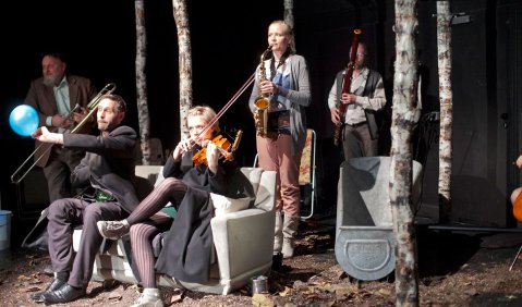 Benno Fritz, Claudio Orlacchio, Rosa Brudek, Linda Senftleben, Andreas Rudolph. Foto: David Baltzer