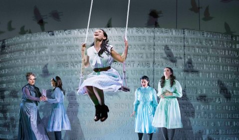 Ludmilla Lokaichuk in der Titelrolle der „Effie Briest“-Oper von Siegfried Matthus am Staatstheater Cottbus. Foto: Marlies Kross