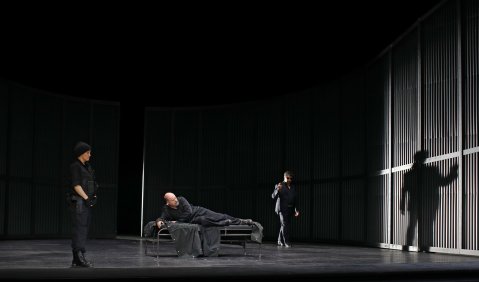 Fidelio - Larissa Krokhina (Leonore), Lars Cleveman (Florestan), Alik Abdukayumov (Don Pizarro). Foto: © Vincent Leifer