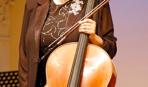 Natalia Gutman in Lübeck. Foto: Hans-Dieter Grünefeld