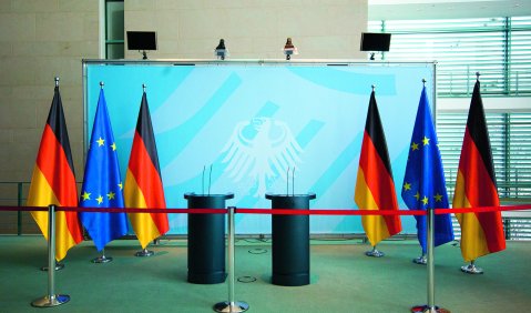 Das Bundeskanzleramt – neu besetzt – nur nicht so drängeln. Foto: Hufner
