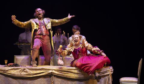 Alexander Franzen (Thénardier), Dagmar Hellberg (Madame Thénardier). Foto: © Edyta Dufaj