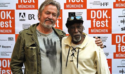 Nils Petter Molvaer (li.) mit Ernest McCarthy, dem letzten Bassisten Garners. Foto: Hochkeppel