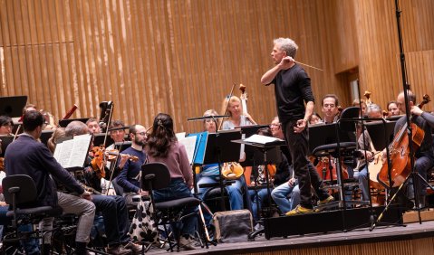 Akustikprobe Beethovenhalle © Tilmann Böttcher: Das Beethoven Orchester Bonn unter der Leitung von Generalmusikdirektor Dirk Kaftan in der denkmalgerecht sanierten Beethovenhalle bei den ersten Akustikproben