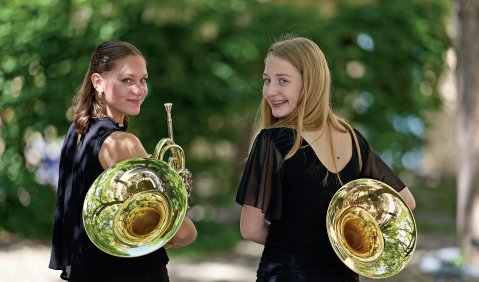 Emilia M&uuml;ller und Lotte Stark, beide aus Bamberg, beim Bundeswettbewerb Jugend musiziert  2026 in M&uuml;nchen und Regensburg. Und was kommt danach? Foto: Oliver Borchert