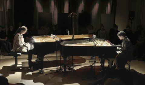 Felix Hauptmann und Kirke Karja. Foto: Peter T&uuml;mmers