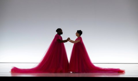 Echnaton der Komischen Oper Berlin im Schillertheater. Foto: Monika Rittershaus 
